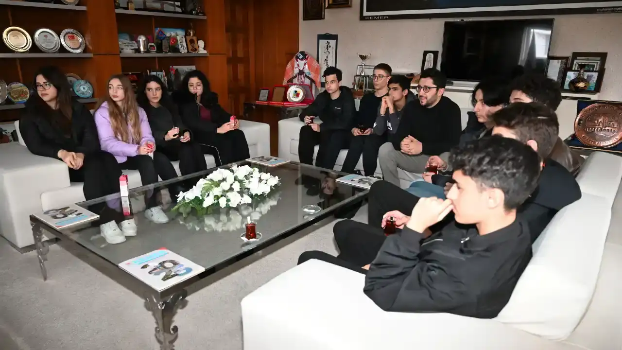 goynuk-fen-lisesi-ve-robert-kolejinden-dev-egitim-is-birligi