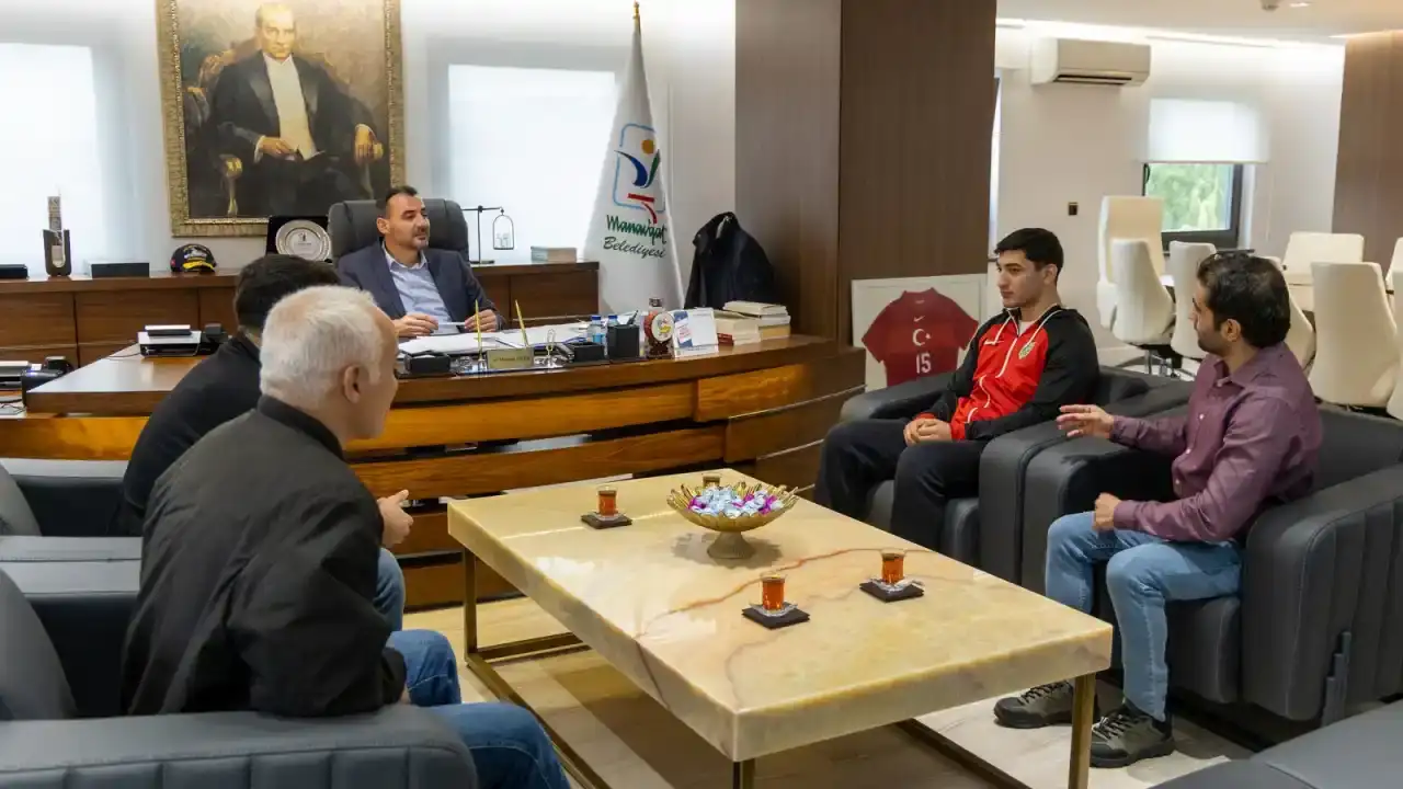 manavgatli-genc-guresciye-destek-geldi