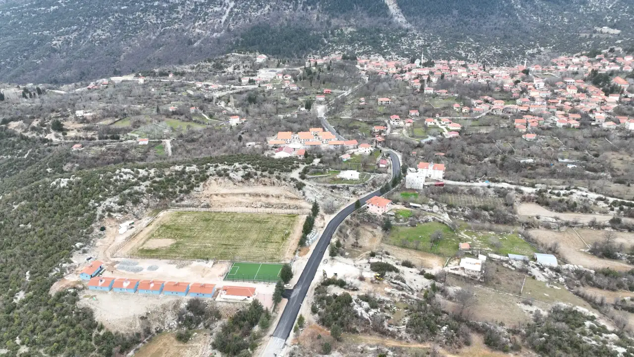 antalyanin-kirsal-yollarina-dev-yatirim-hamlesi