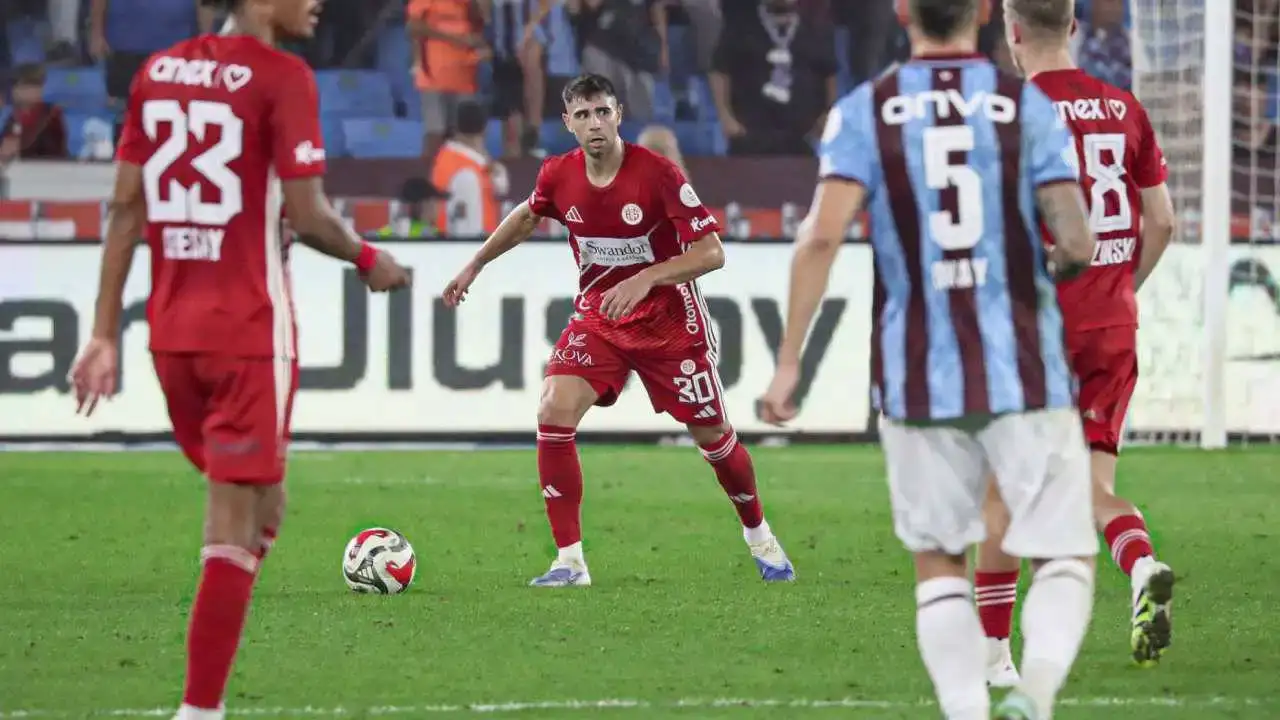 antalyaspor-trabzonspor-maci-saat-kacta-hangi-kanalda-muhtemel-11ler