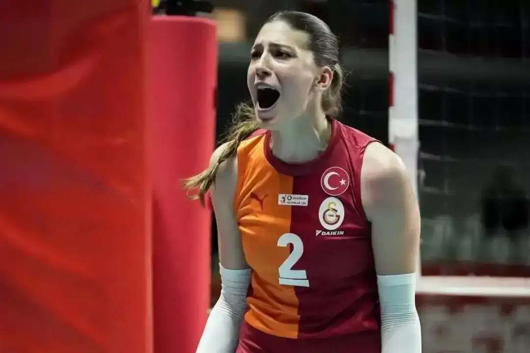 ilkin-aydin-galatasaray-daikin-ile-yoluna-devam-ediyor