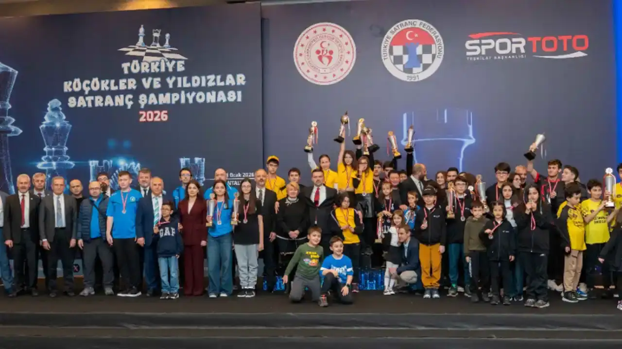 antalyada-2-bin-884-sporcu-hamle-yapti