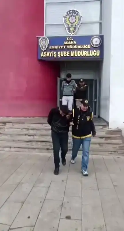 bankada-tanidik-var-diyen-dolandiricilar-2-milyon-lirayi-cirpti