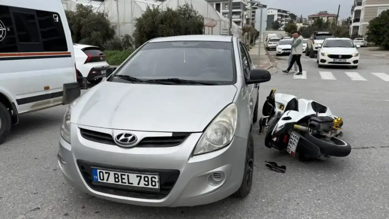 gazipasada-yaralanan-surucuye-ilk-mudahaleyi-olay-yerinden-gecen-doktor-yapti