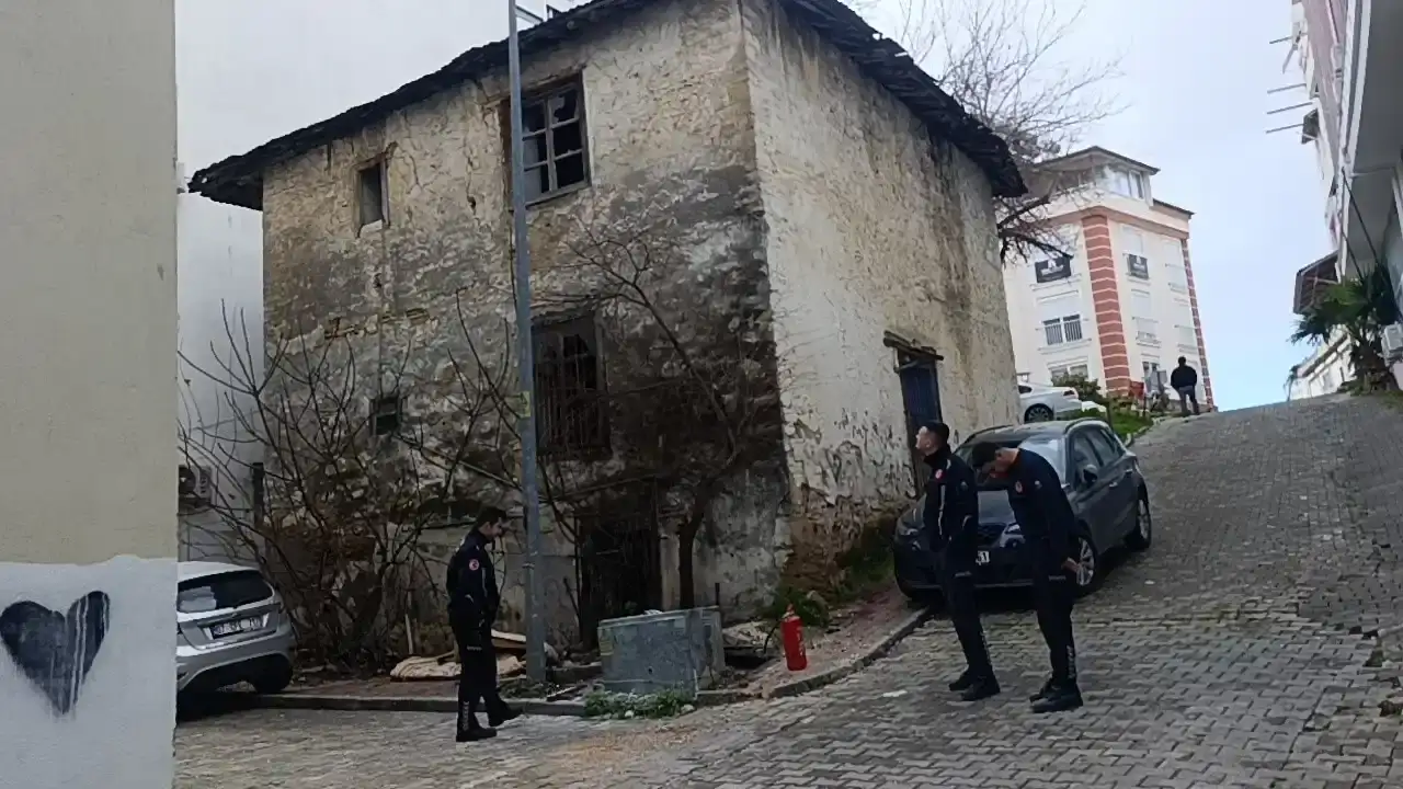 manavgatta-yangina-mudahale-etmek-itfaiye-sokakta-mahsur-kaldi