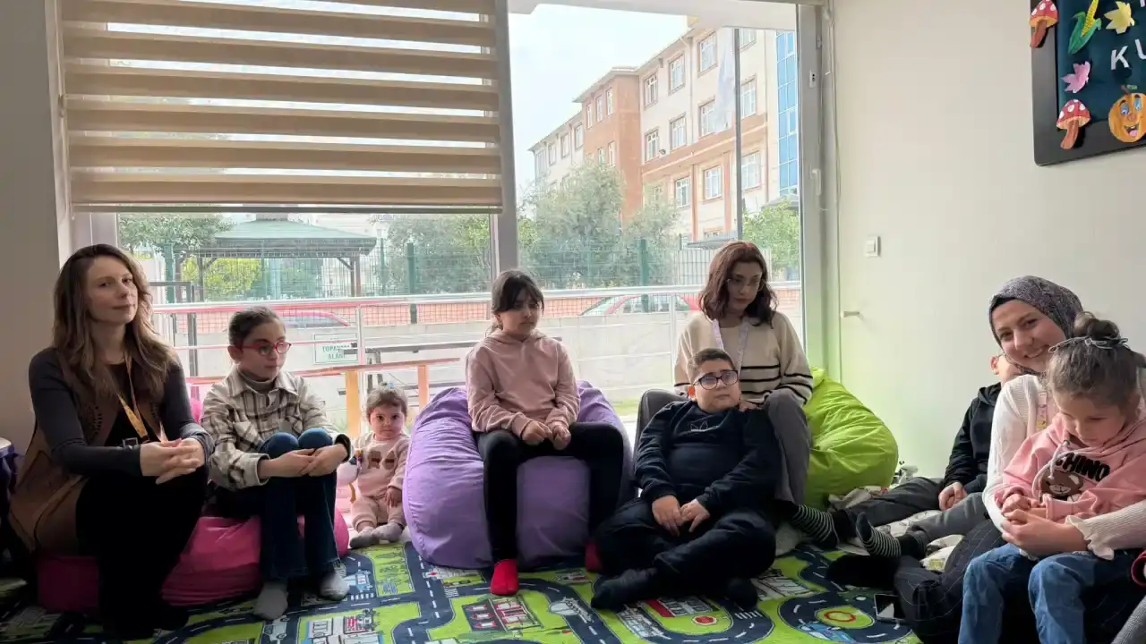 muratpasada-gorme-engelli-cocuklar-icin-masal-gunu