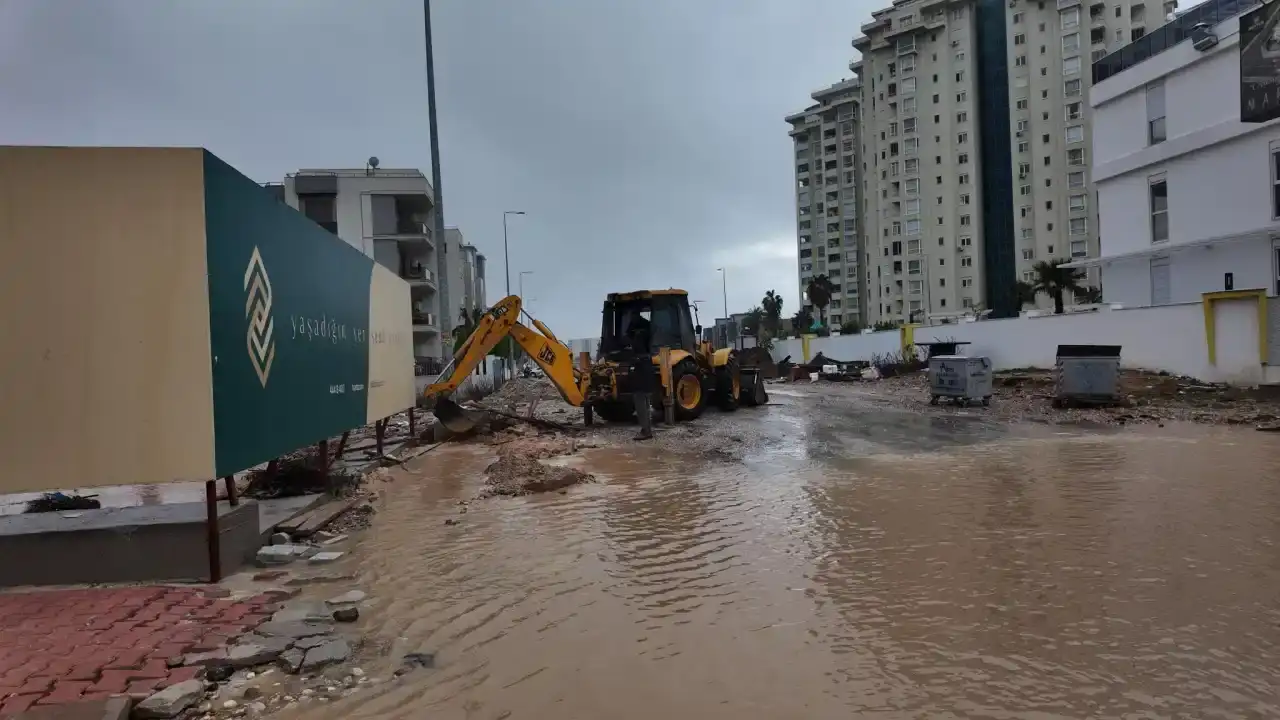 aksu-meclisinde-altintas-tartismasi-antalyada-muhittin-bocek-somurusu-var