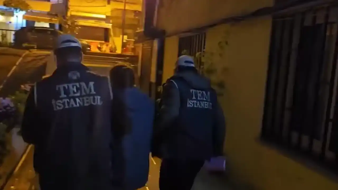 antalya-dahil-22-ilde-teror-operasyonu-96-supheli-gozaltina-alindi