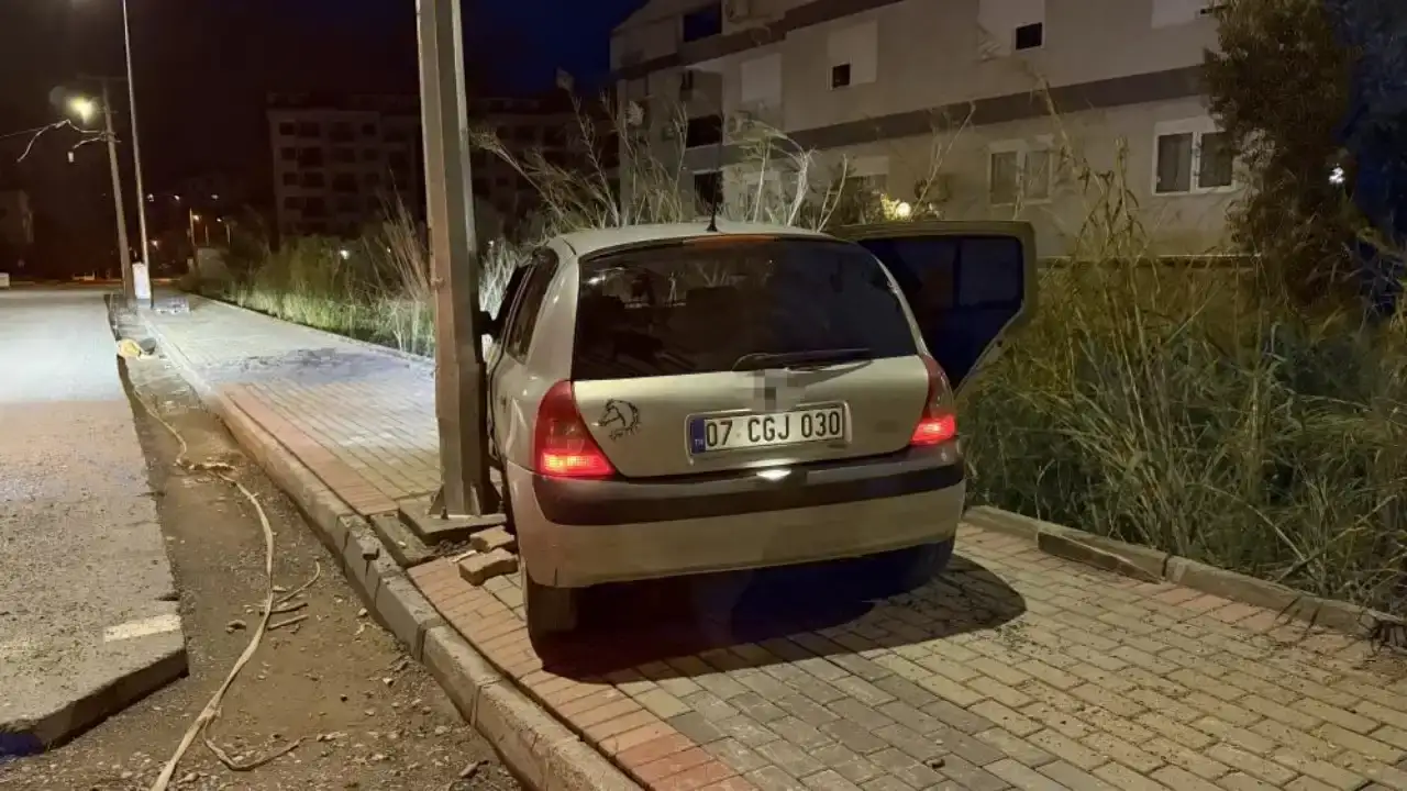 gazipasada-bicakli-kavga-sonrasi-film-gibi-kacis-kacan-supheliler-kaza-yapti