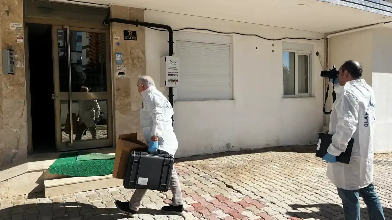 kepezde-dehset-cani-koca-hamile-esini-kursun-yagmuruna-tutup-kacti