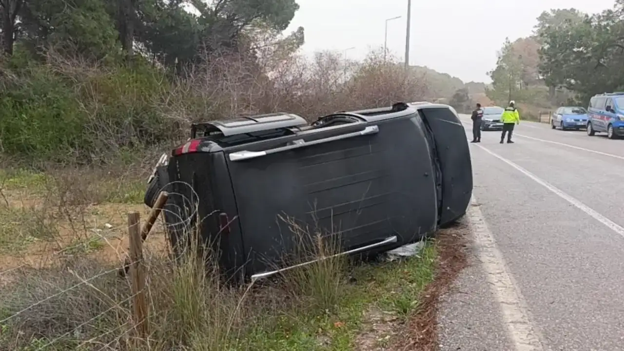 manavgat-meydana-gelen-kazada-hafif-ticari-arac-yan-yatti-2-yarali