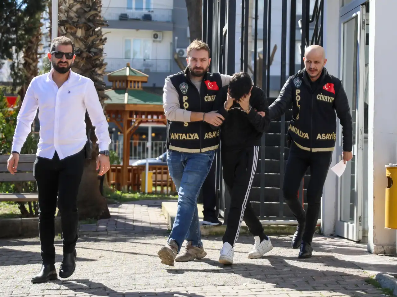 7-aylik-hamile-esini-vuran-cani-yakalandi