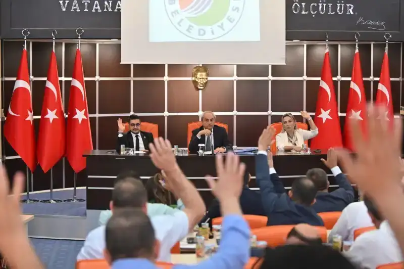 kepez-meclisinde-deniz-baykal-teklifi