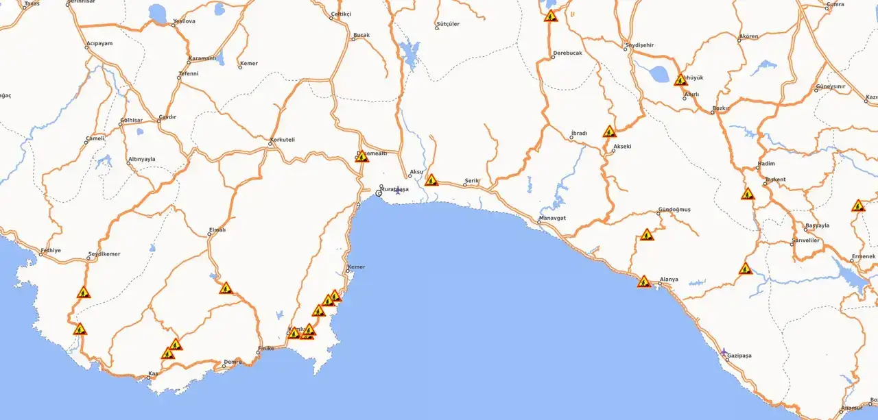 antalyada-15-ilcede-16-noktada-yol-calismasi-ve-heyelan-uyarisi