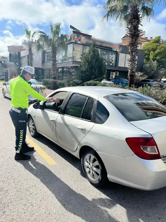 antalyada-trafik-denetimi-bilancosu-24-bin-arac-kontrol-edildi-ihlallere-ceza-yagdi