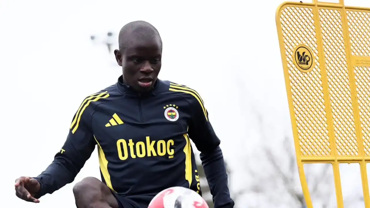 fenerbahcenin-yeni-transfer-dunya-yildizi-kante-ilk-antrenmanina-cikti