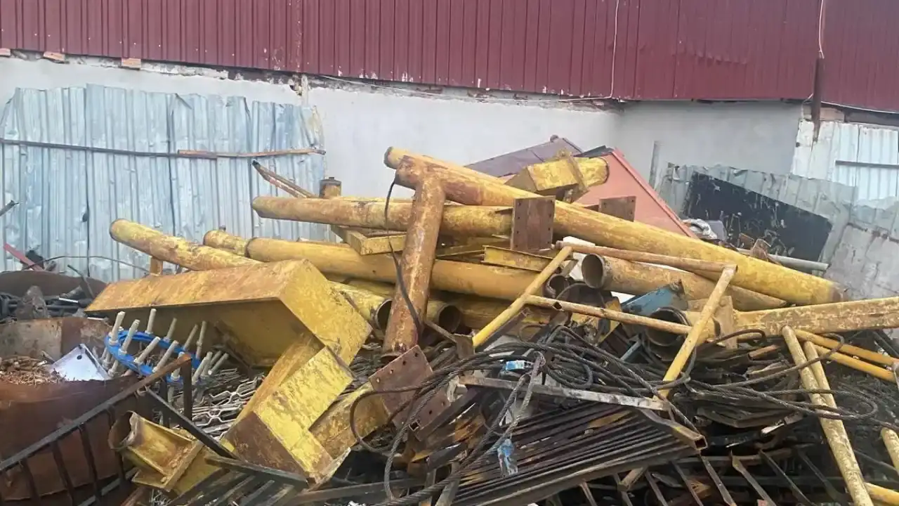 antalyada-dev-soygun-asatin-10-tonluk-vincini-bile-calmislar