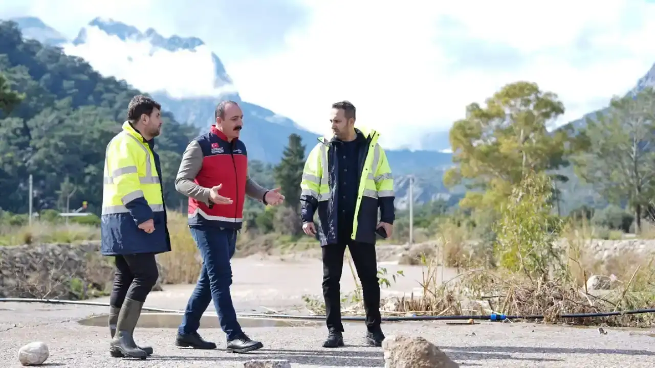 konyaaltinda-heyelana-bolgeleri-incelendi