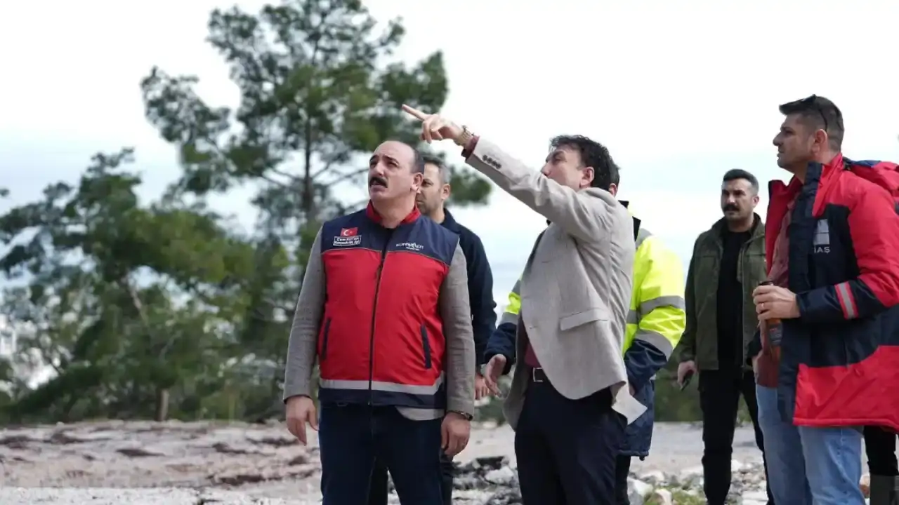 konyaaltinda-heyelana-bolgeleri-incelendi