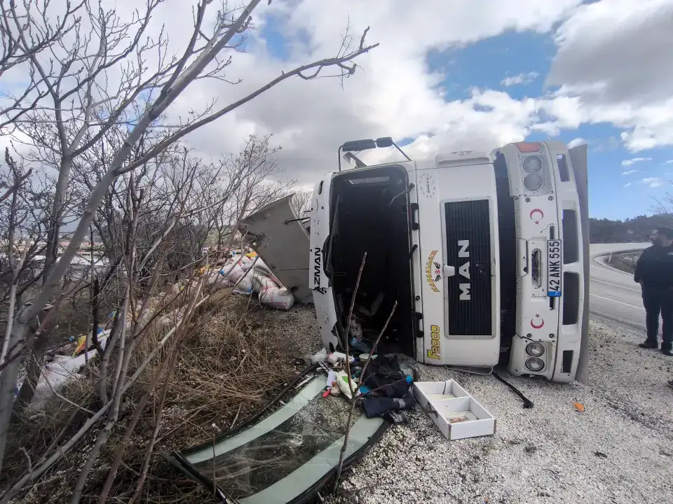 burdur-isparta-dag-yolunda-tir-devrildi