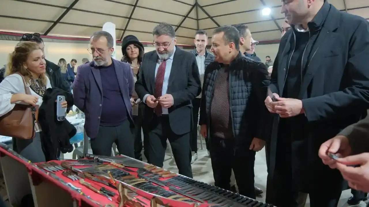 meshur-serik-bicagi-gorucuye-cikti