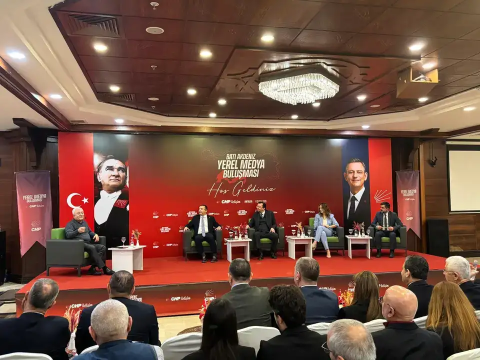 bati-akdeniz-yerel-medya-bulusmasi-antalyada