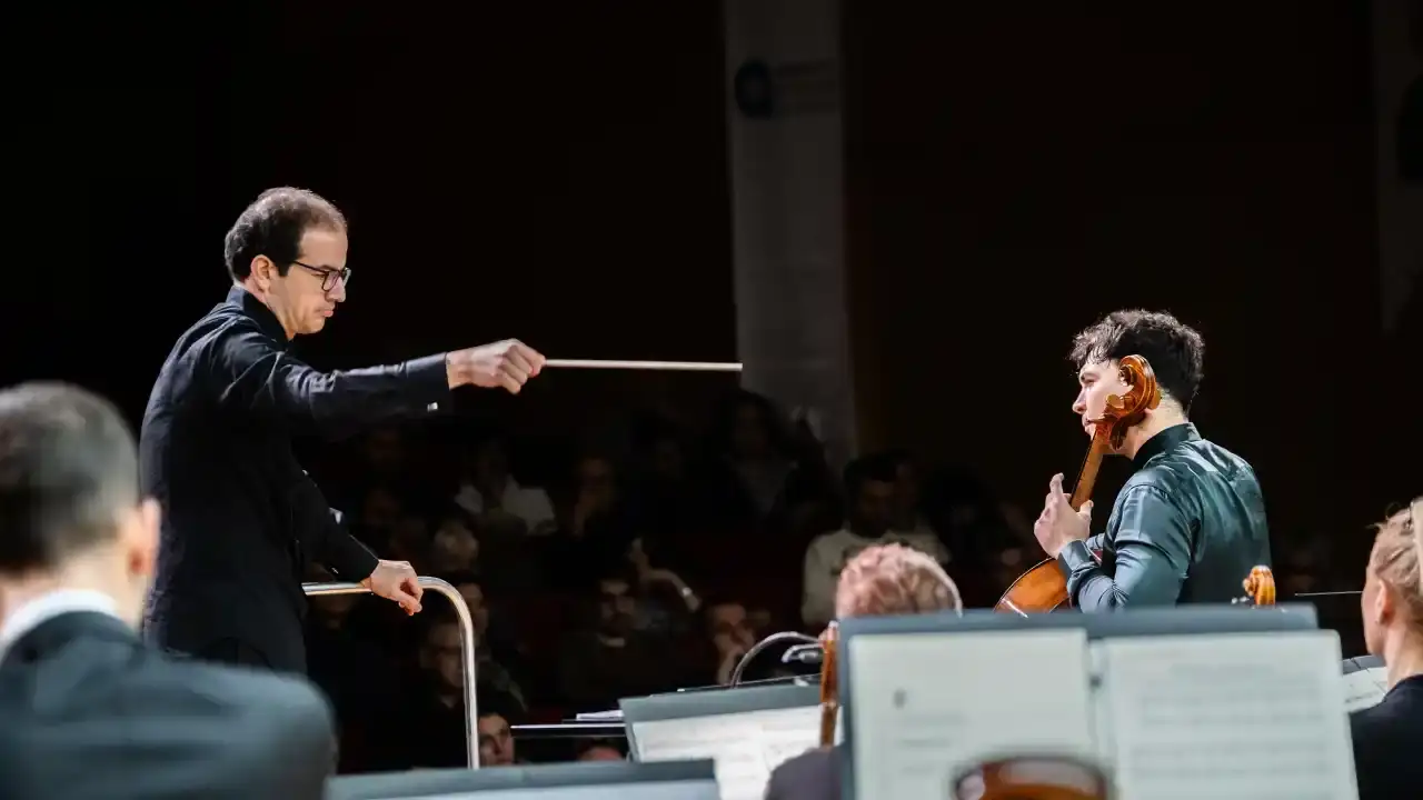 adsodan-bebek-efsanesi-turk-muziginin-dev-eseri-yorumlandi