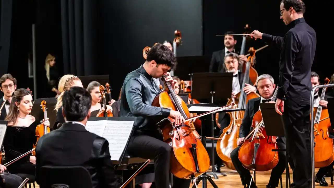 adsodan-bebek-efsanesi-turk-muziginin-dev-eseri-yorumlandi