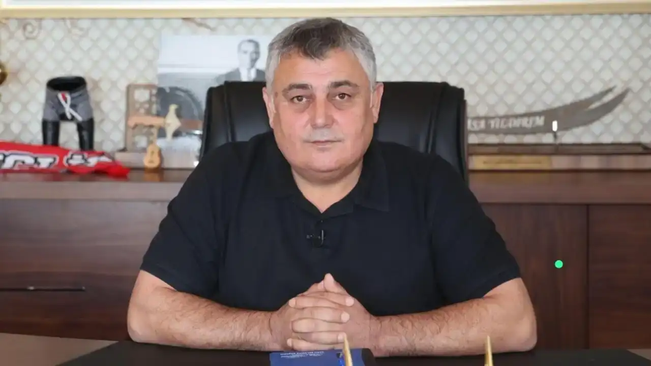 antalya-buyuksehir-belediye-meclisinde-gerginlik-ozdemir-yildirima-soz-hakki-vermedi