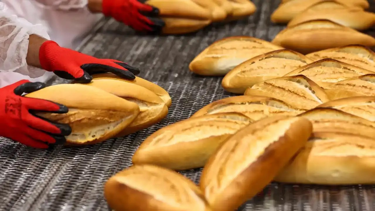 antalya-buyuksehir-meclisinde-ekmek-fabrikasi-gundemi-ekdaga-kiralama-onerisi