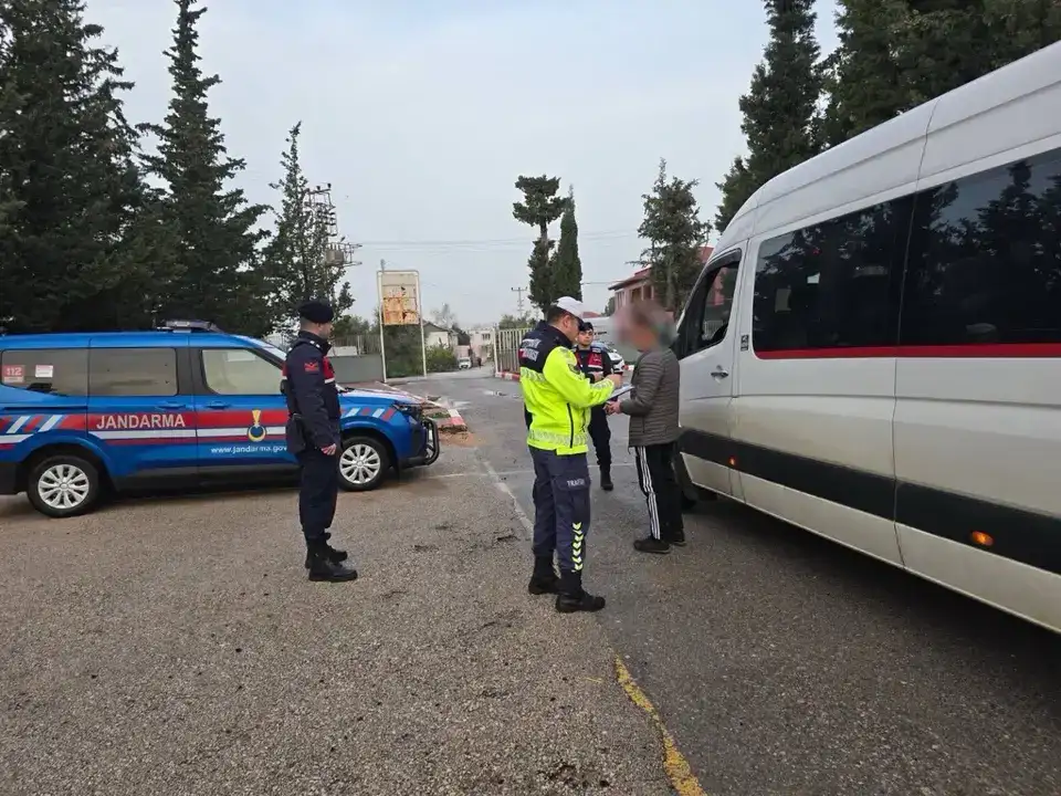 antalyada-okul-cevreleri-ve-ogrenci-servisleri-denetlendi