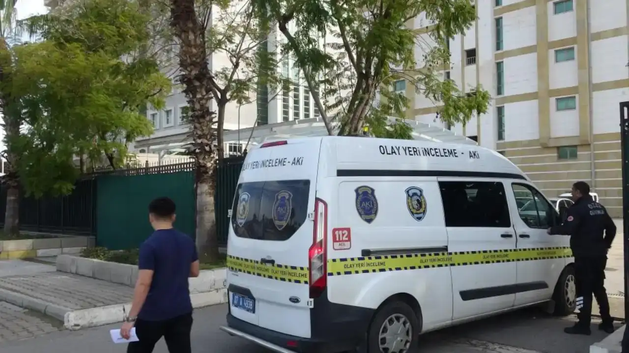 antalya-adliyesinde-aci-toren-guvenlik-gorevlisi-gozyaslariyla-ugurlandi