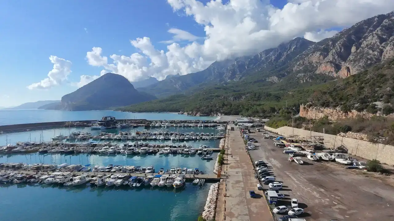 antalya-balikci-barinaginda-kayyum-tartismasi-suruyor-kayyumun-suresi-dolmustu