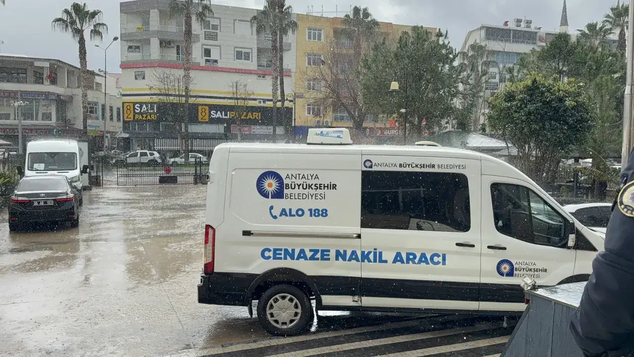 gazipasanin-aci-kaybi-gazeteci-avukat-yusuf-sanli-son-yolculuguna-ugurlandi