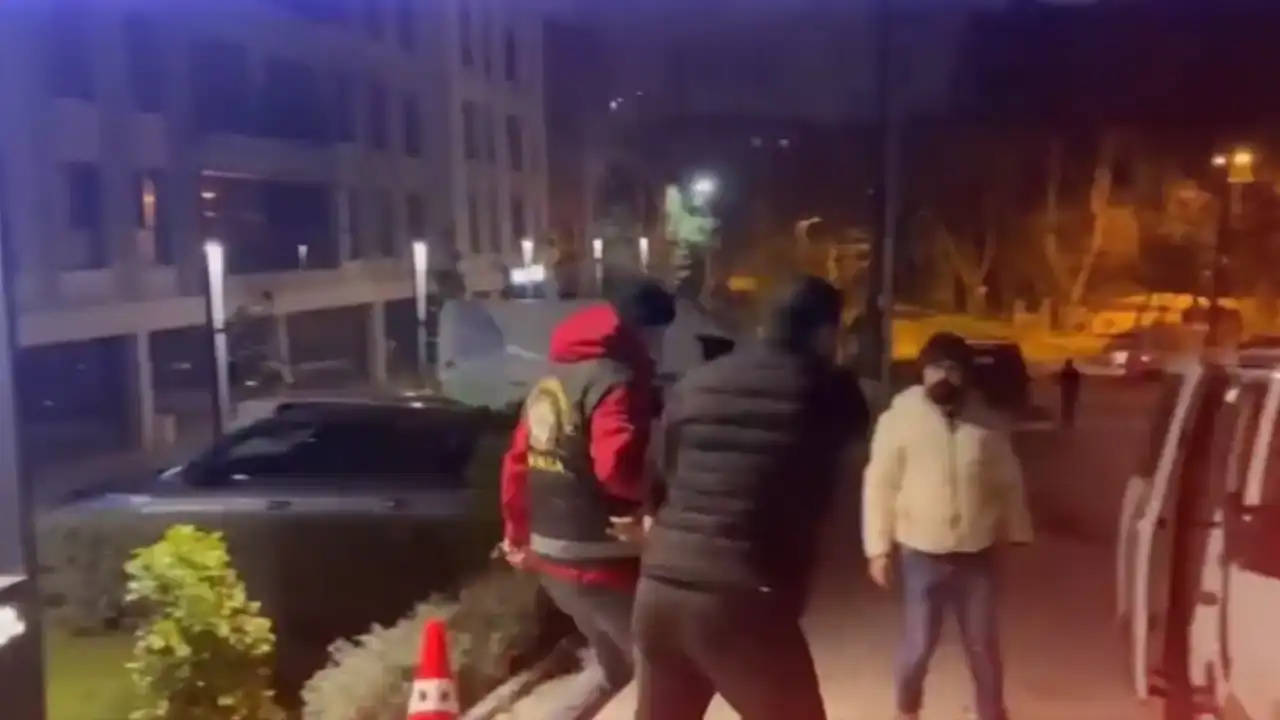 sosyal-medya-uzerinden-uyusturucu-satisi-yapanlara-antalya-dahil-14-ilde-operasyon