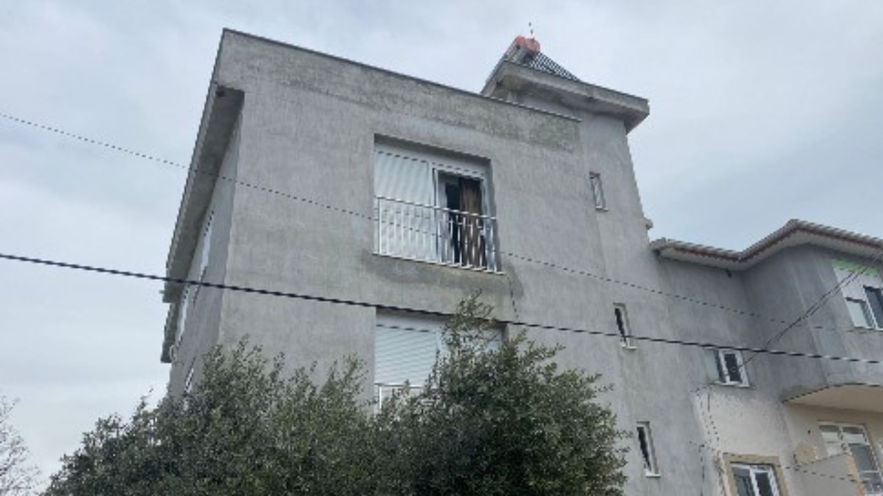 antalyada-esi-kapiyi-actiginda-soke-oldu