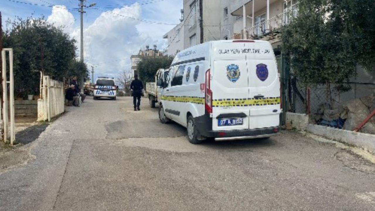 antalyada-esi-kapiyi-actiginda-soke-oldu