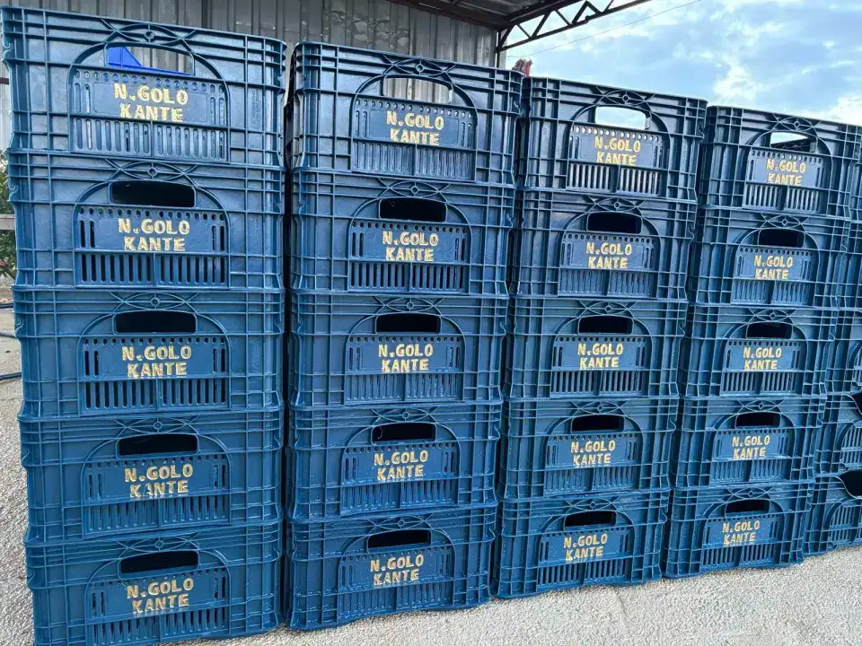 domates-kasalarinda-ngolo-kante-imzasi