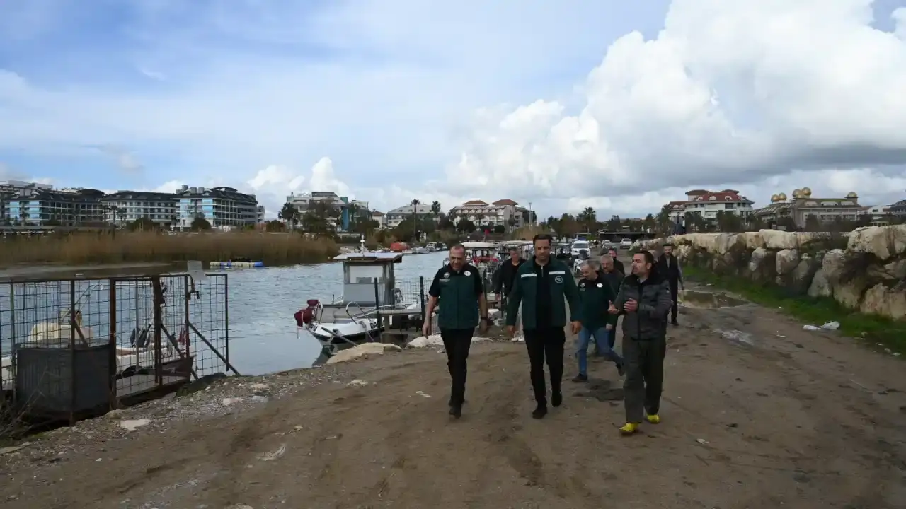 manavgatta-irmak-tasmasina-karsi-sel-mesaisi-suruyor