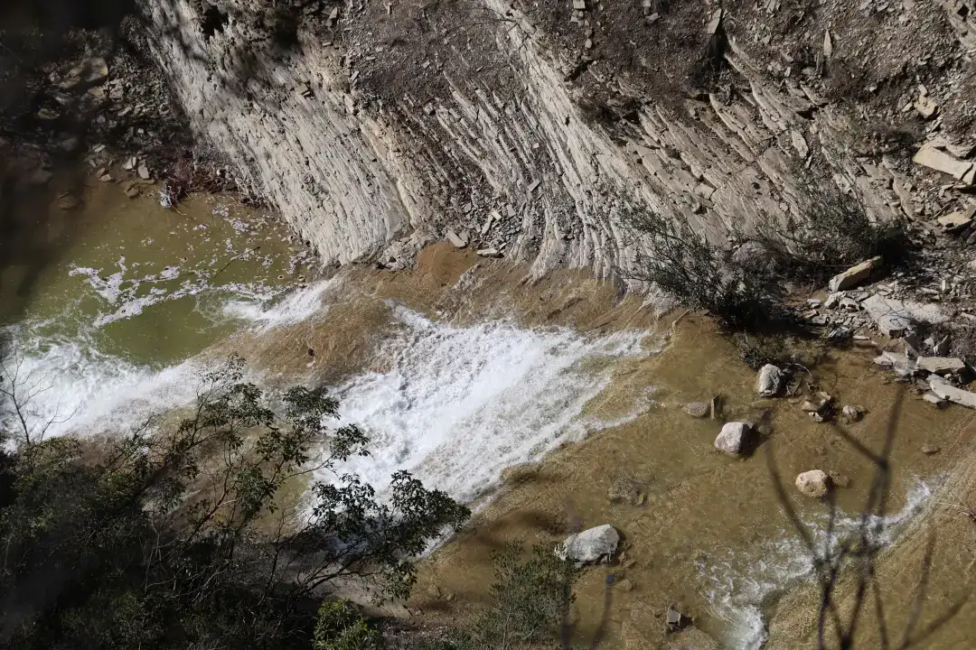 yagislarla-canlandi-sarlayan-selalesi-ilgi-odagi-oldu