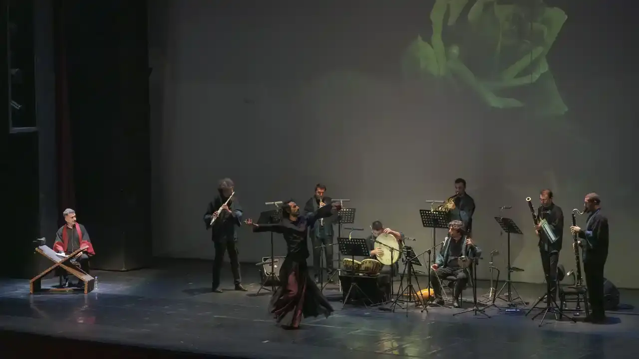 antalyada-yunus-emrenin-divan-i-yunus-sahne-diliyle-buyuledi