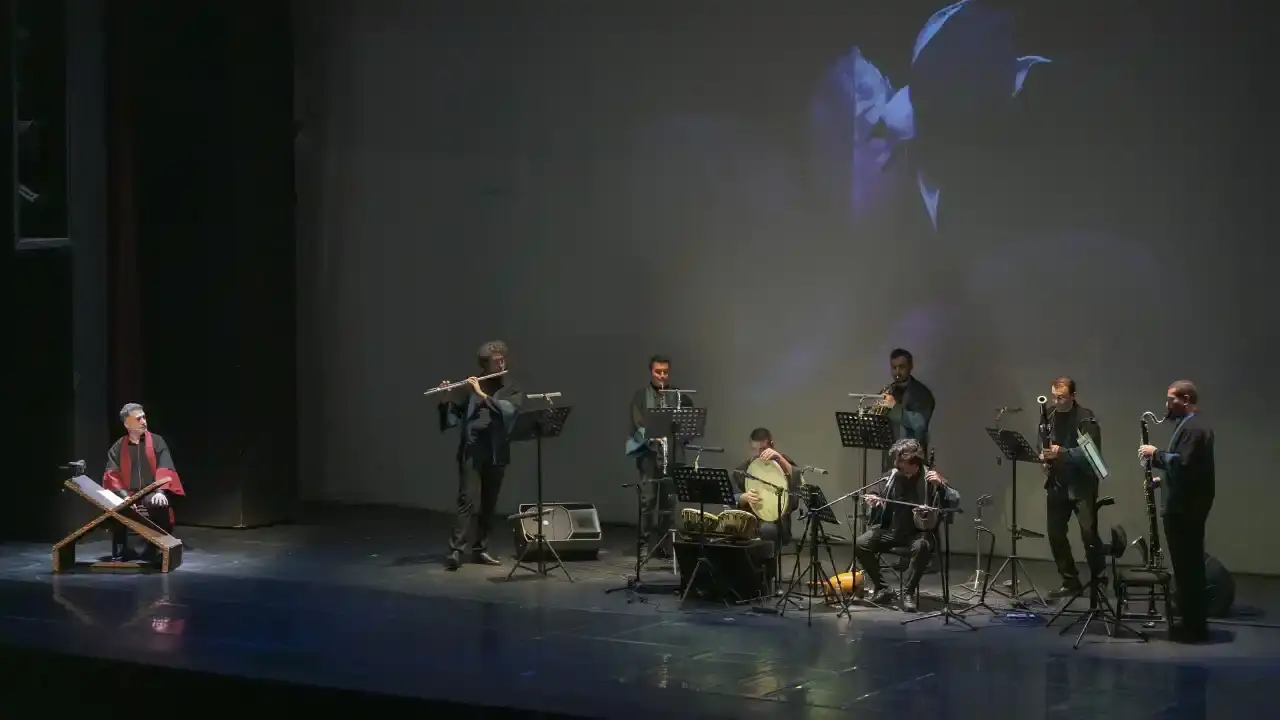 antalyada-yunus-emrenin-divan-i-yunus-sahne-diliyle-buyuledi