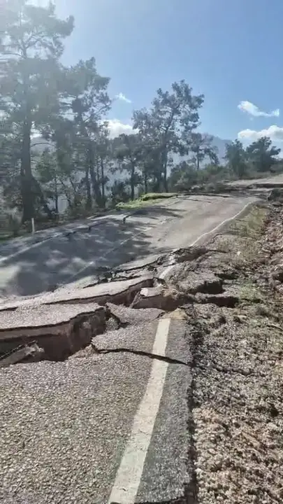 kumluca-kemer-yolunda-neler-oluyor-heyelanlar-icin-bilimsel-onlem-cagrisi