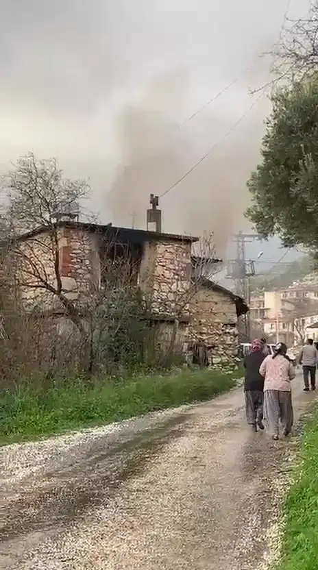 manavgatta-uyku-sirasinda-yakalandigi-yanginda-agir-yaralanan-kadin-hayatini-kaybetti