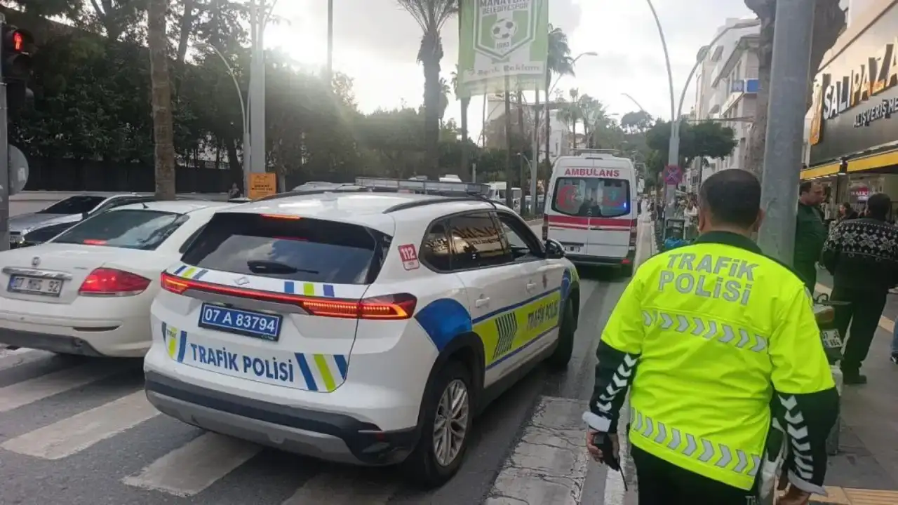 manavgatta-yaya-gecidinde-7-yasindaki-cocuga-carpip-kactilar