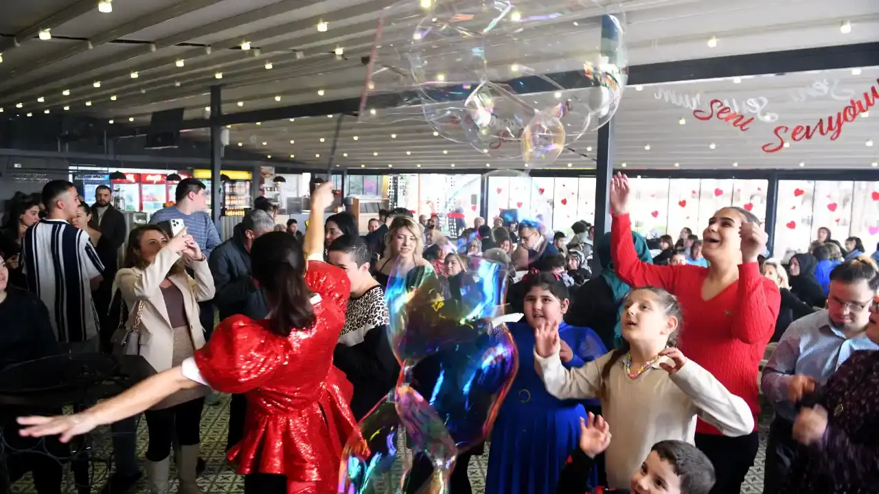 muratpasada-unutulmaz-sevgi-gunu-bulusmasi