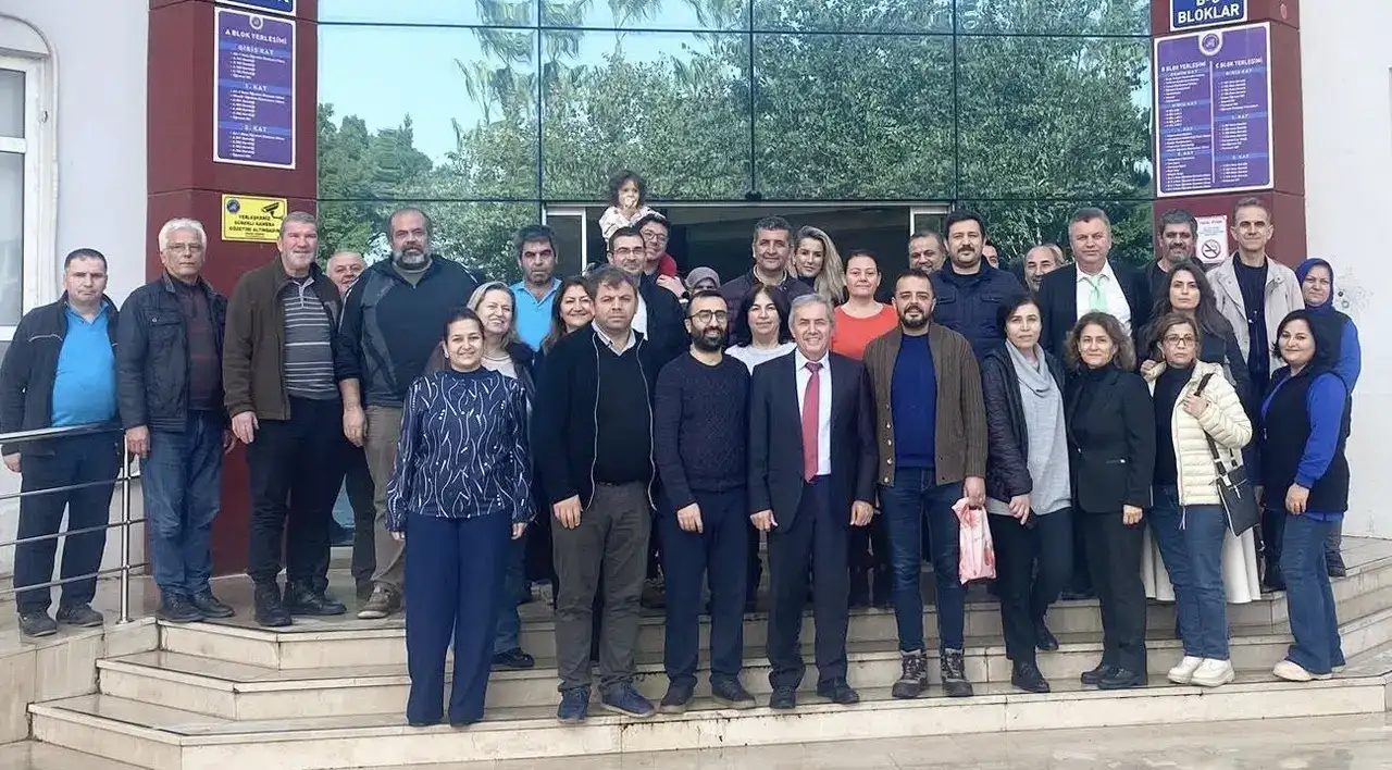 akdeniz-universitesinde-duygusal-veda-sosyal-bilimler-muduru-burhan-ozkan-gorevinden-ayrildi