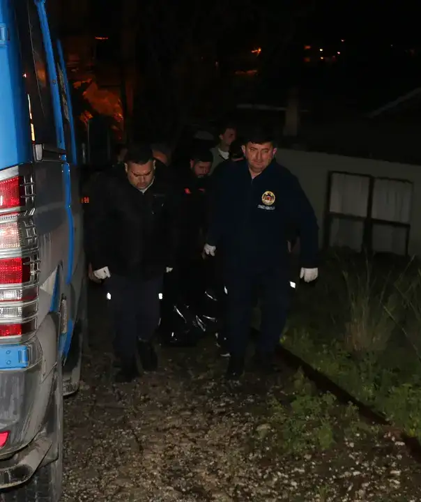 alanyada-seyir-halindeki-araca-silahli-saldiri-25-yasinda-hayati-soldu