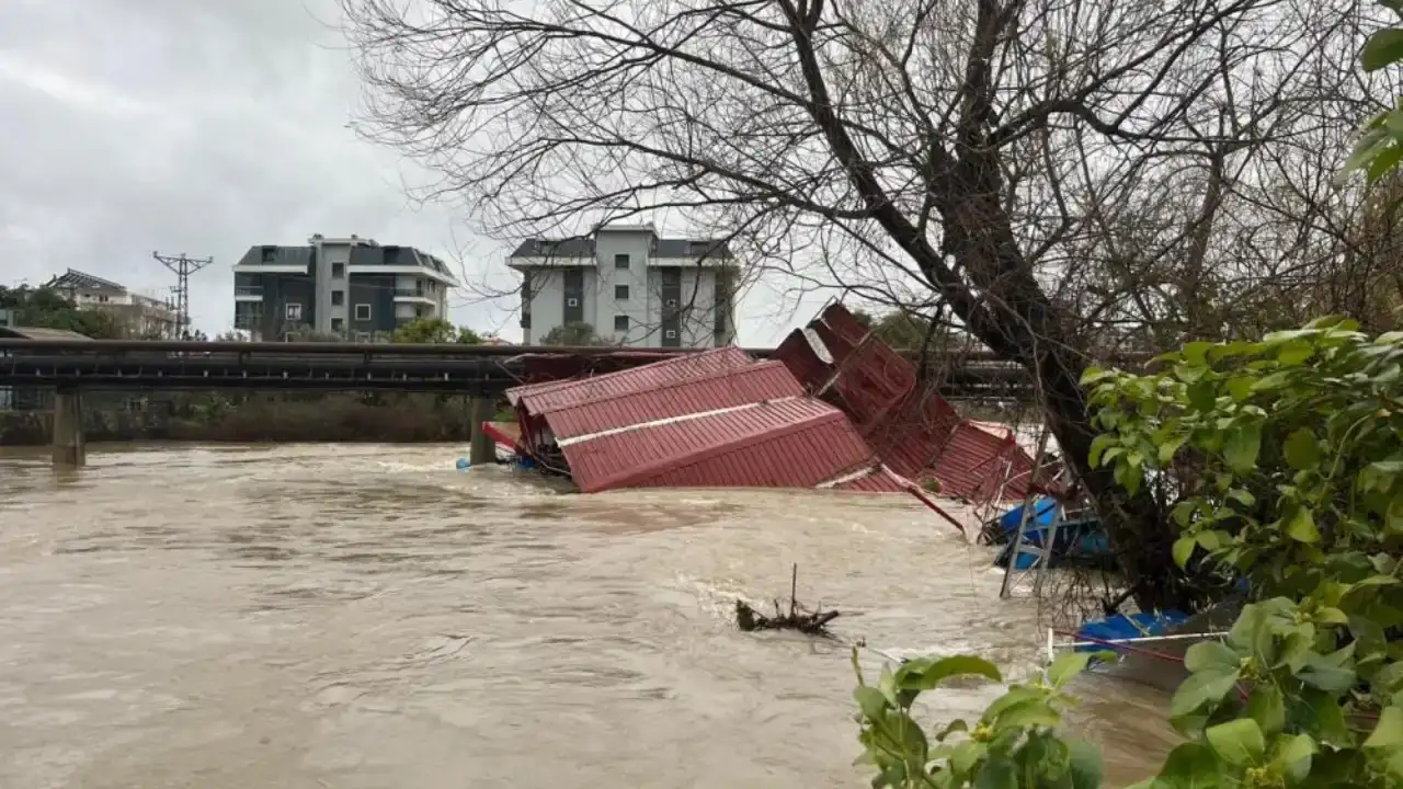 alanya-kaymakamligindan-acil-tahliye-cagrisi-tosmur-ve-kestel-mahalleri-bosaltilacak