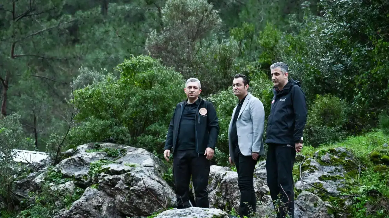 antalya-valisi-sahin-kriz-masasini-topladi-alanya-dim-cayinda-su-seviyesi-yukseldi